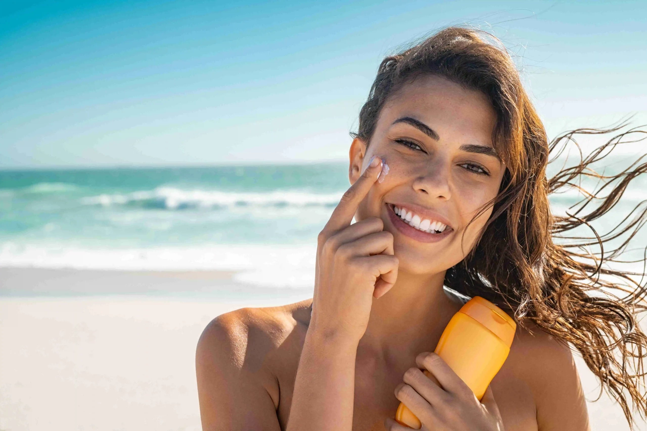 Blog 10 Choosing the Best Sunscreen: Your Guide to Essential Tips and Ingredients