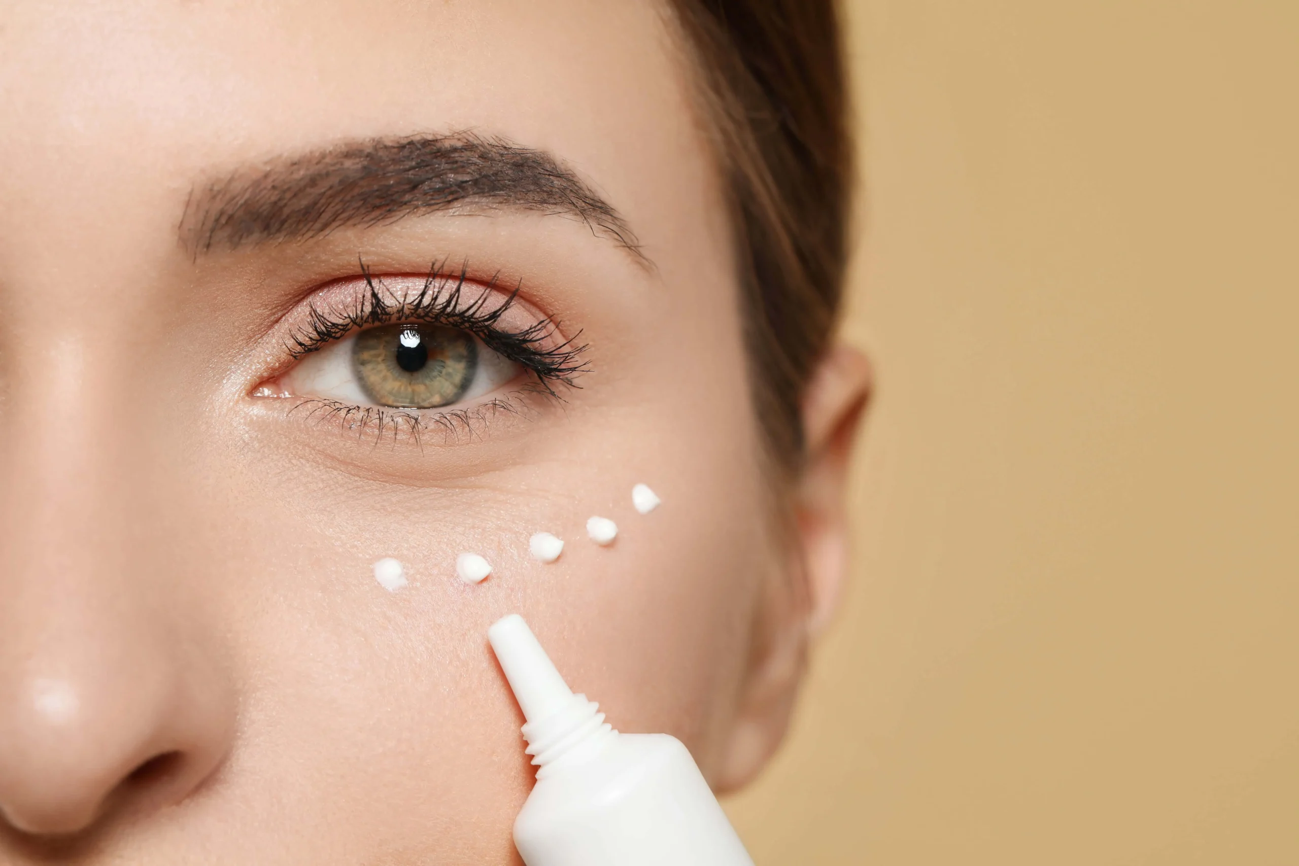 Blog 9 Do You Really Need Eye Cream? The Case for Using Your Regular Moisturizer